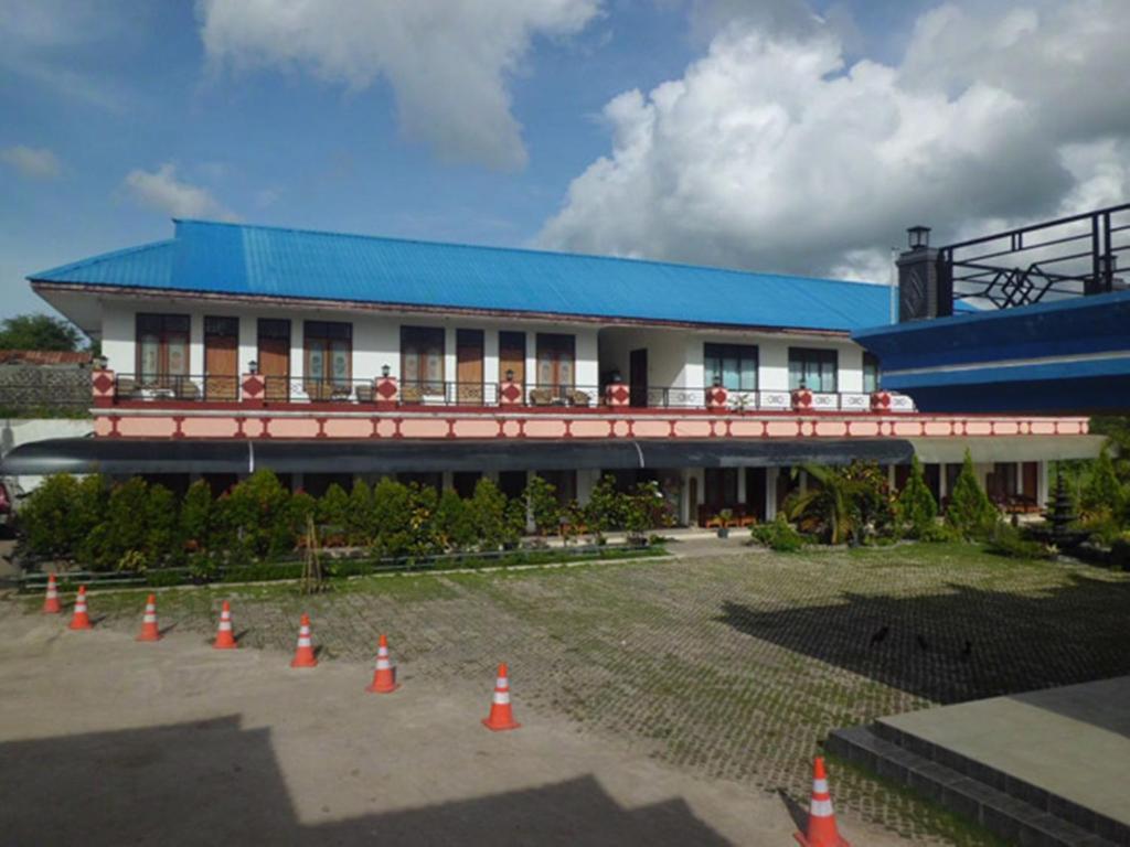 Hotel Sinar Tambolaka Waingapu Exteriér fotografie